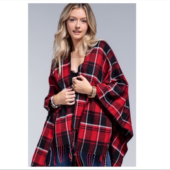 ❤️LAST ONE!❤️ Stunning Plaid Ruana - Picture 3 of 5